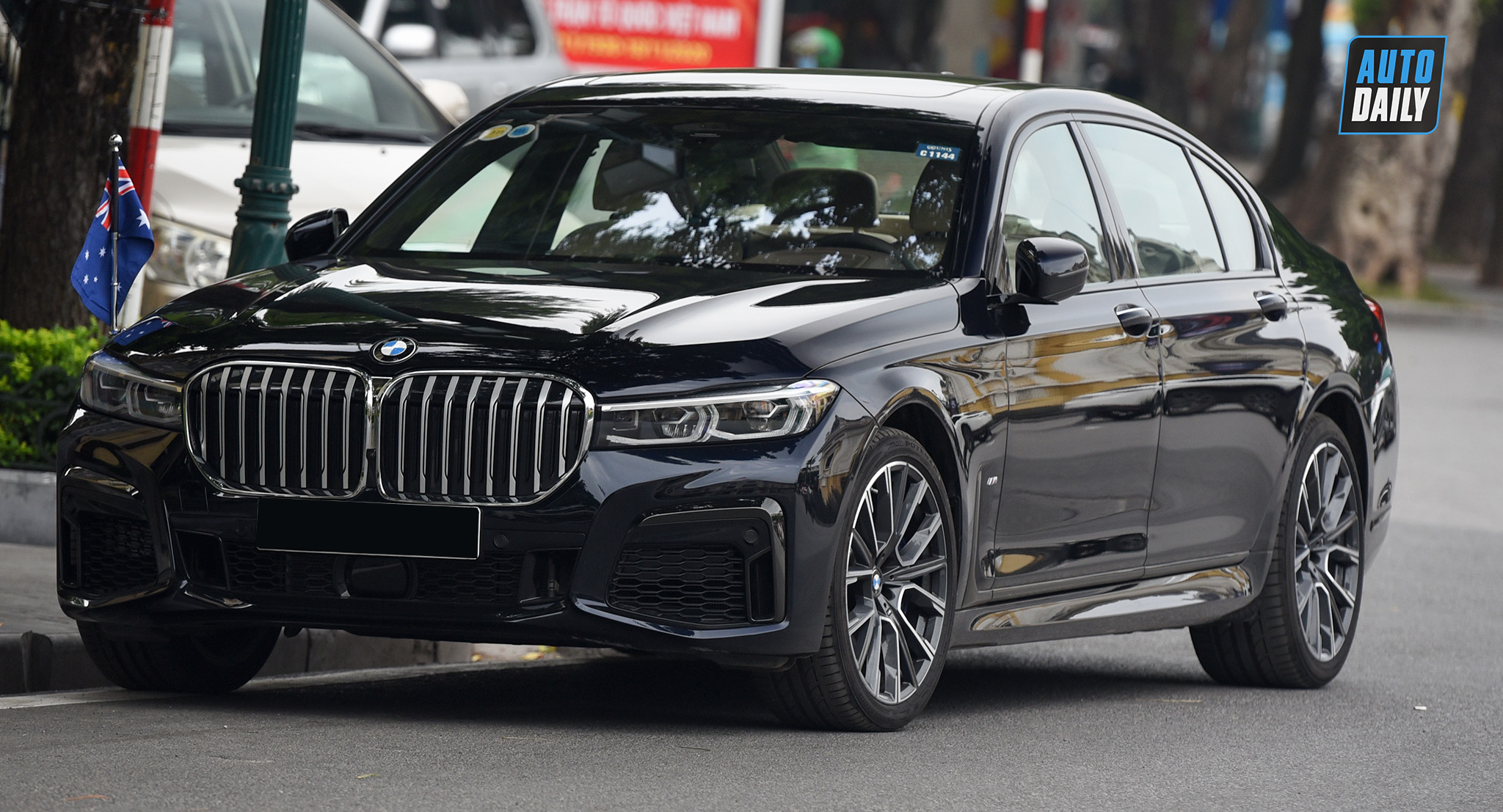 Xe BMW 740Li: Đánh Giá, Thông Số Kỹ Thuật và Giá Bán mới nhất 1